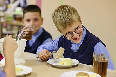 В школах Беларуси подходит к завершению первая учебная четверть