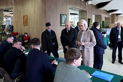 Выборы-2025: международные наблюдатели посещают участки для голосования