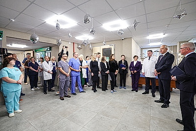 \"Здесь работают настоящие волшебники\". Сергеенко поздравил детей в РНПЦ травматологии и ортопедии