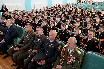 Вольфович встретился с кадетами Минского областного училища в Слуцке