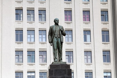 Церемония возложения цветов к памятнику Ленина состоялась в Могилеве