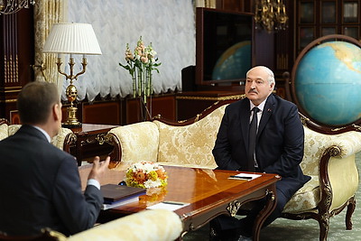Лукашенко встретился с директором Службы внешней разведки России