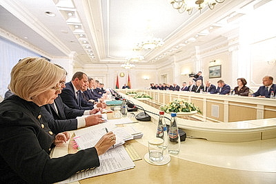 Лукашенко провел совещание о проектах прогнозных документов на 2026 год