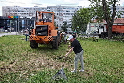 На благо города и людей: около 20 тыс. человек вышли на уборку последствий непогоды в Могилеве