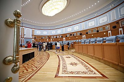 Для многодетных семей провели экскурсию во Дворце Независимости