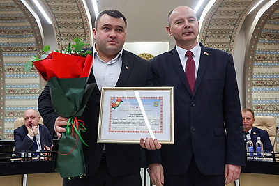 В Минской области наградили 45 представителей различных сфер народного хозяйства