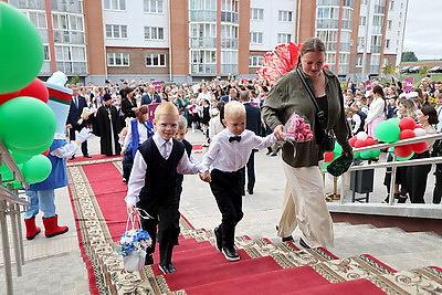 Новая школа на 510 мест открылась в Островце