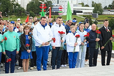Более 250 человек приняли участие в велопробеге ко Дню народного единства в Минске