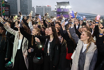 \"Алые паруса\", грандиозное шоу и незабываемые эмоции! В Минске прошел республиканский бал выпускников