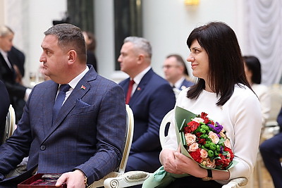 Лукашенко вручил первые Государственные знаки качества в истории суверенной Беларуси