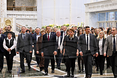 Они называют себя гвардией Президента Беларуси. Рассказываем о новых гостях Дворца Независимости Они называют себя гвардией Президента Беларуси. Рассказываем о новых гостях Дворца Независимости