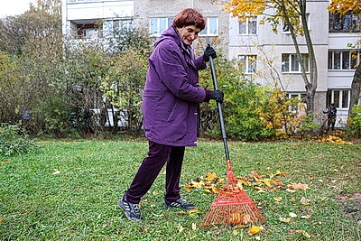 Чтобы улицы города стали чище: жители Минска и Могилева приняли участие в субботнике