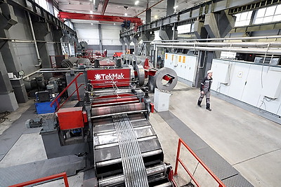 Кочанова ознакомилась с производством металлоконструкций в Новополоцке