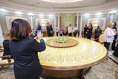 Дворец Независимости с экскурсией посетили работники \"Гродно Азот\"
