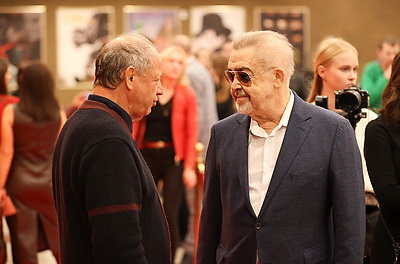 \"Лiстапад\": специальный приз Президента Беларуси присужден китайскому режиссеру Чжан Чжуну