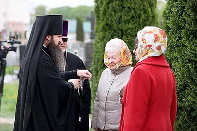У православных верующих - Радуница
