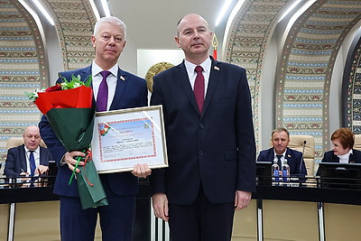 В Минской области наградили 45 представителей различных сфер народного хозяйства