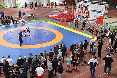 Более 200 юных борцов участвуют в республиканской спартакиаде в Гомеле