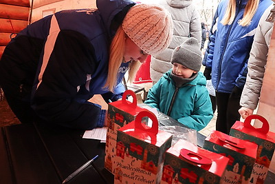 Сотни семей собрались на \"Новогодней круговерти\" в Могилеве