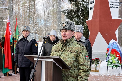 Кубок-символ \"Эстафеты Победы\" торжественно передали российским пограничникам