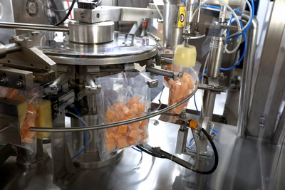 До 95% продукции на экспорт. Как в Бешенковичах работает белорусско-китайская кондитерская фабрика