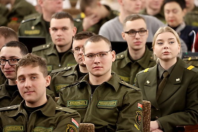Детские пожелания военным. В Минске стартовала республиканская акция \"Мое письмо солдату\"