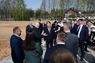 Лукашенко во время рабочей поездки посетил объекты АПК в Шклове