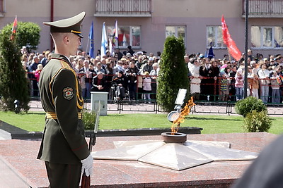 Шествие поколений, военный парад. 80-й День Победы встречают в Гомеле