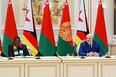Беларусь и Зимбабве подписали пакет документов по итогам переговоров Лукашенко и Мнангагвы