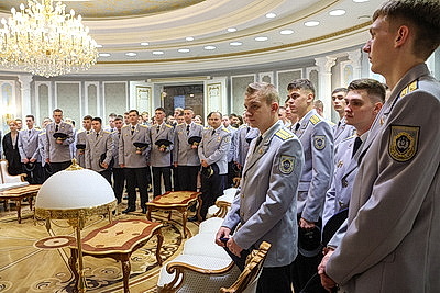 Дворец Независимости посетили сотрудники Следственного комитета