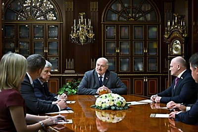 Лукашенко провел встречу со спецпосланником США в Беларуси Джоном Коулом