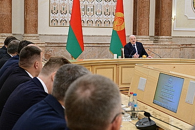 Лукашенко собрал совещание с руководителями дипломатических представительств Беларуси