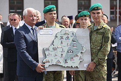 \"Лето начинается классно\". Первую очередь Республиканского патриотического центра открыли в Бресте
