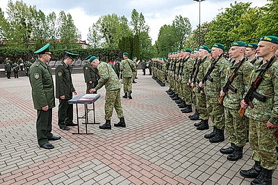 Более 200 новобранцев Гродненской пограничной группы приняли военную присягу