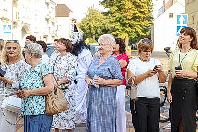 Спектаклем \"Горький хлеб\" Национального драмтеатра им. Горького открылся фестиваль \"Белая Вежа-2025\"