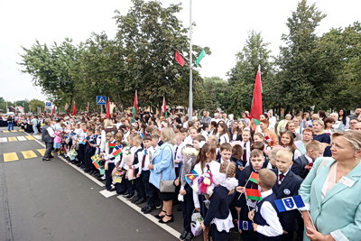 После реконструкции распахнула двери школа №1 в Лунинце