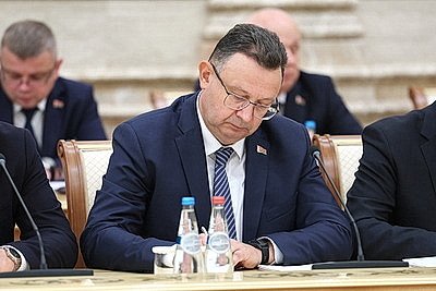 Лукашенко собрал совещание с руководителями дипломатических представительств Беларуси