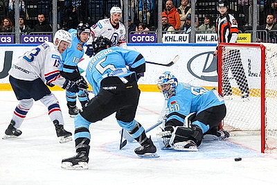 Хоккеисты \"Динамо\" прервали победную серию в матче против \"Лады\"