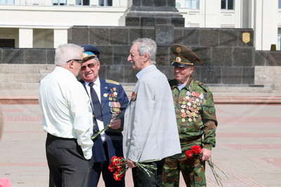 Церемония возложения цветов к памятнику Ленина состоялась в Могилеве