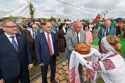 Подворья, выставки, концерты. Волковыск принимает областные \"Дажынкi\"