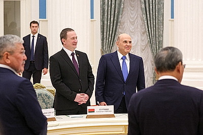 Путин встретился с главами правительств стран ШОС