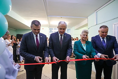 Сергеенко в Браславе пообщался с молодыми специалистами и ознакомился с новым отделением ЦРБ