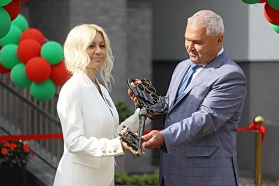 После реконструкции распахнула двери школа №1 в Лунинце