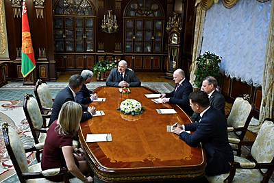 Лукашенко провел встречу со спецпосланником США в Беларуси Джоном Коулом
