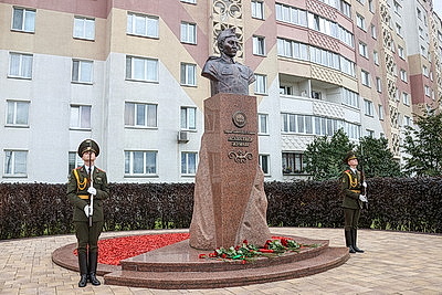 Председатель Кабинета министров Кыргызстана прибыл с официальным визитом в Беларусь