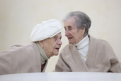 100-летних сестер-близнецов чествовали в Волковыске