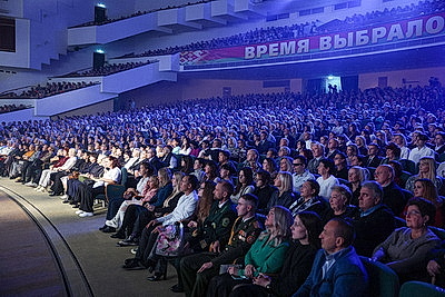 Гала-концерт по случаю 50-летия БГУКИ проходит во Дворце Республики