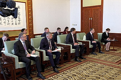 Лукашенко предлагает Китаю строить в Беларуси тепличные комплексы для выращивания овощей и цветов
