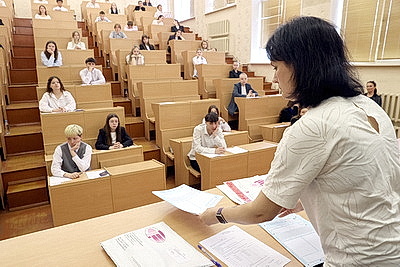 Централизованные испытания начались одновременно по всей стране