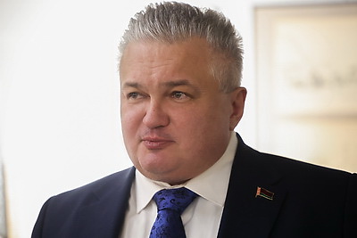 Кукла Чебурашки и эскизы \"Снежной королевы\". В Минске открылась выставка к 105-летию Леонида Шварцмана